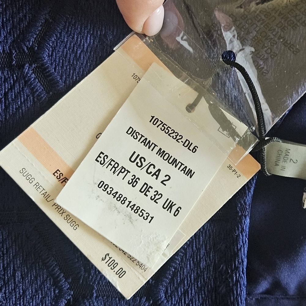 Anne Klein Navy Hexagon Pattern Embroidered Top Round Neck Long Sleeve Sz 2 NWT - Picture 12 of 16